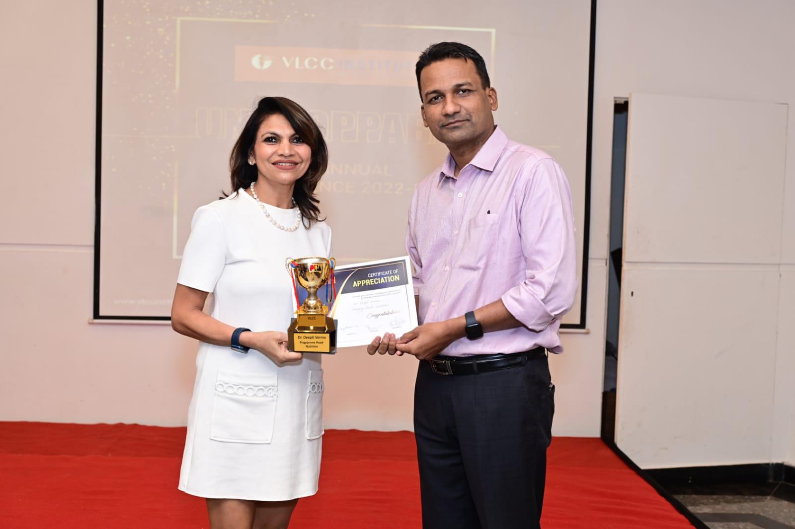 Dr. Deepti Verma honoured as Programme Head — Nutrition at the VLCC Institute annual conference